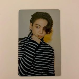 I am selling a Jungkook photocard!!!